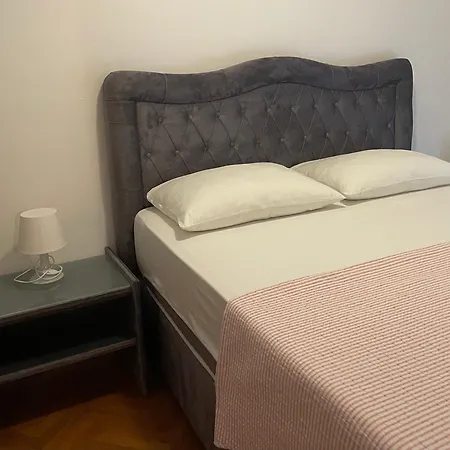 Kinderfreundliches Mit Garten Appartement Split